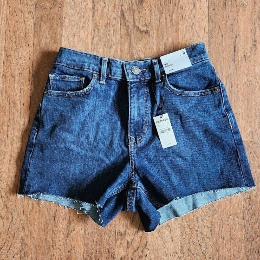 Express Midi High Rise Original‎ Dark Wash Raw Hem Denim Shorts Size 0 NEW 278